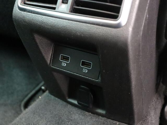 Renault MEGANE Estate E-Tech Plug-In Hybrid 160 R.S. Line | BOSE Premium audio | Achteruitrijcamera | Parkeersensoren voor/achter | Head up Display