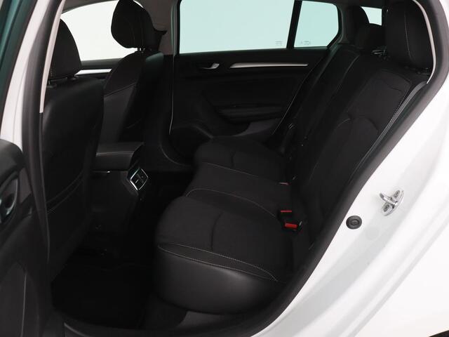 Renault MEGANE 1.3 TCe Intens | Automaat | Carplay | Full LED | Navigatie | Cruise control | Climate control | Parkeerhulp | Keyless | DAB | Getint glas