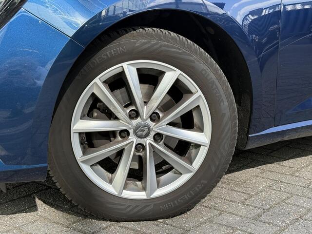 Renault MEGANE Estate 1.2 TCe Limited | Trekhaak 1700KG! | Parkeerhulp | Navigatie | Dealer Onderhouden