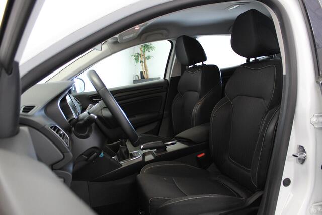 Renault MEGANE 1.5 dCi Eco2 Zen | NL-AUTO+N.A.P! | CLIMA | PDC-A | NAVIGATIE | DAB-RADIO | CRUISE | LED |