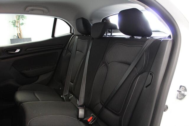 Renault MEGANE 1.5 dCi Eco2 Zen | NL-AUTO+N.A.P! | CLIMA | PDC-A | NAVIGATIE | DAB-RADIO | CRUISE | LED |