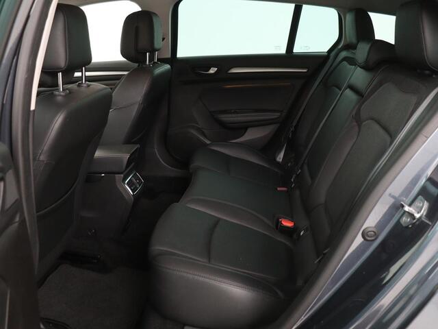 Renault MEGANE 1.3 TCe Bose | Leder | Massage | Trekhaak | Carplay | Camera | Climate control | Keyless | Navigatie | Cruise control | DAB