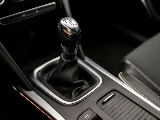 Renault MEGANE 1.2 TCe Bose (VIRTUAL COCKPIT, GROOT NAVI, BOSE AUDIO, CLIMATE, GETINT GLAS, LEDER, SPORTSTOELEN, TREKHAAK, PARKEERSENSOREN, CRUISE, NIEUWSTAAT)