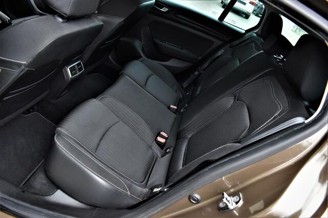 Renault MEGANE Estate 1.2 TCe Zen NAP Navi - Cruise - Led - Xenon - Pdc