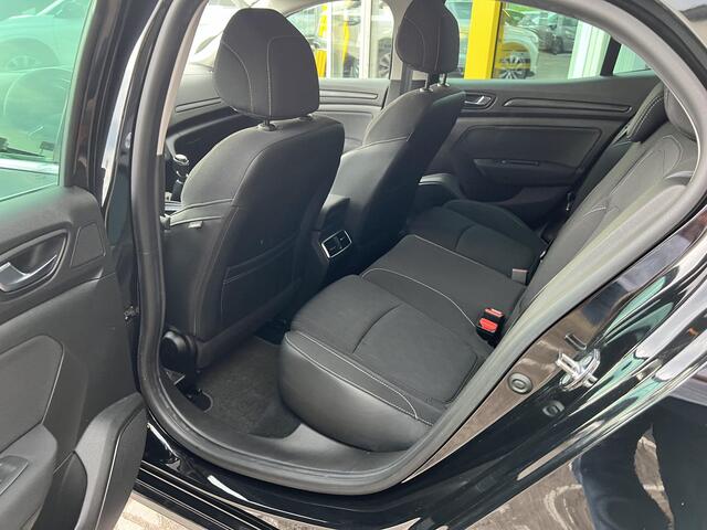Renault MEGANE 1.3 TCe Limited | NAP | Navigatie | All-Season | Key-less | Climate Control | Parkeersensoren | Cruise Control | Lichtmetaal |