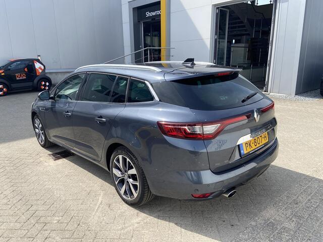 Renault MEGANE Estate 1.2 TCe Bose Navigatie/Cruise control/Climate control/Parkeersensoren/Achteruit rijcamera/Licht metalen velgen
