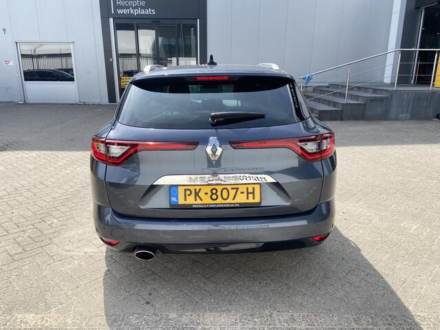 Renault MEGANE Estate 1.2 TCe Bose Navigatie/Cruise control/Climate control/Parkeersensoren/Achteruit rijcamera/Licht metalen velgen