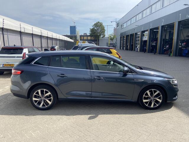 Renault MEGANE Estate 1.2 TCe Bose Navigatie/Cruise control/Climate control/Parkeersensoren/Achteruit rijcamera/Licht metalen velgen