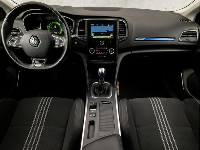 Renault MEGANE Estate 1.2 TCe GT-Line (APPLE CARPLAY, VIRTUAL COCKPIT, ALCANTARA, KUIPSTOELEN, CAMERA, GETINT GLAS, LED KOPLAMPEN, KEYLESS, NIEUWSTAAT)