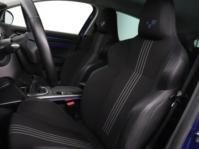 Renault MEGANE 1.2 TCe GT-Line | Sportstoelen | Trekhaak | Navigatie | Keyless | Full LED | Climate control | Sfeerverlichting | Parkeerhulp