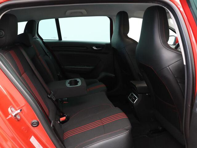 Renault MEGANE Estate 1.6 E-Tech Plug-In Hybrid 160 R.S. Line | Accu 97% | Head-Up Display | Sportstoelen | Navigatie | Clima | Trekhaak.