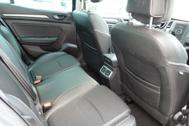 Renault MEGANE 1.3 TCE BOSE Head-up Panorama Navi Trekhaak Automaat