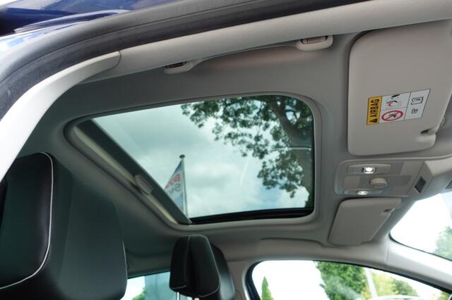 Renault MEGANE 1.3 TCE BOSE Head-up Panorama Navi Trekhaak Automaat