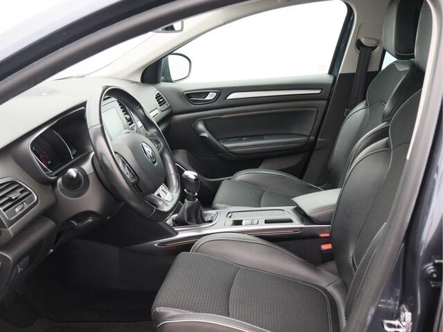 Renault MEGANE Estate 1.3 TCe Bose/ lage km/ zeer mooi!