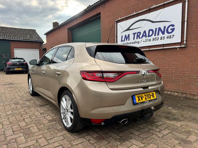 Renault MEGANE 1.2 TCe Zen KEYLESS NAVI SFEERVERLICHTING TREKHAAK PDC SPORTSTOELEN LMV LED 2 SLEUTELS + BOEKJES!