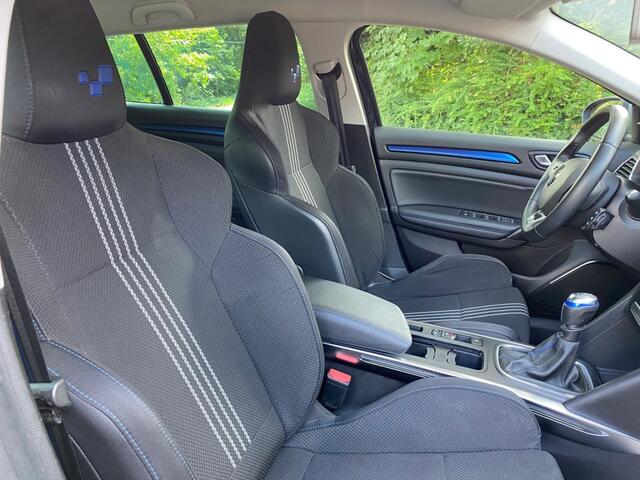 Renault MEGANE 1.3 TCE GT-LINE 140 PK / AIRCO-ECC / TREKHAAK / PDC / CRUIS CTR. / LMV