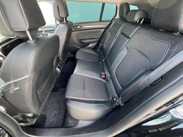 Renault MEGANE Estate 1.3 TCe 140 Bose / Trekhaak (Trekgewicht 1.700kg) / Elektrisch Glazen- Schuif en Kanteldak / Achteruitrijcamera / Apple Carplay & Android Auto / Cruise- en Climate Control / Keyless Entry & Start / Bose Premium Audio / Dodehoek Detectie