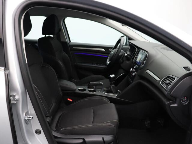 Renault MEGANE Estate 1.5 dCi Eco2 Limited | Achteruitrijcamera | Parkeersensoren voor en achter | Climate control | Cruise control | Navigatie |