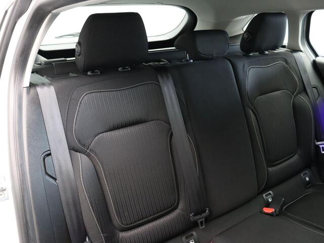 Renault MEGANE Estate 1.5 dCi Eco2 Limited | Achteruitrijcamera | Parkeersensoren voor en achter | Climate control | Cruise control | Navigatie |
