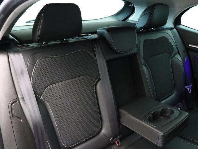 Renault MEGANE 1.3 TCe Bose | Trekhaak | HUD | Bose | LED | Dealer onderhouden | Grootscherm |