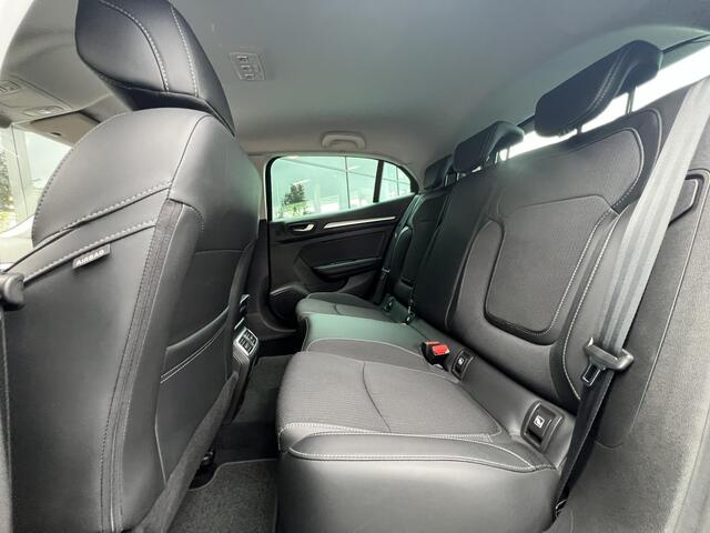 Renault MEGANE 1.3 TCe 140 EDC Intens | Navigatie | Automaat | Carplay | Parkeersensoren voor en achter |