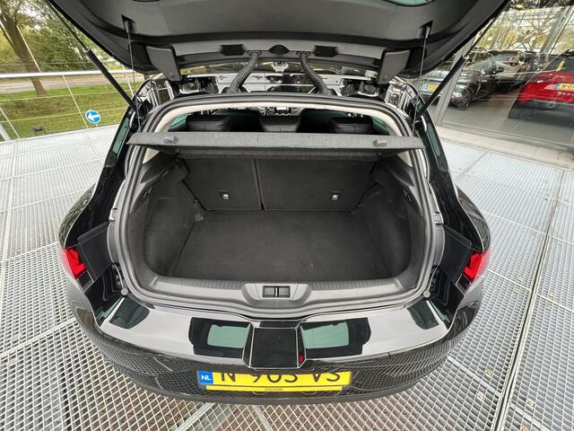 Renault MEGANE 1.3 TCe 140 EDC Intens | Navigatie | Automaat | Carplay | Parkeersensoren voor en achter |