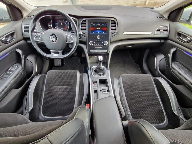 Renault MEGANE Estate TCe 130 Intens / Dealer Onderhouden / Cruise Control / Airco / Parkeersensoren Voor en Achter / Navigatie /