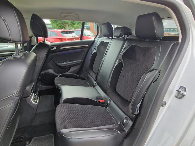 Renault MEGANE Estate TCe 130 Intens / Dealer Onderhouden / Cruise Control / Airco / Parkeersensoren Voor en Achter / Navigatie /