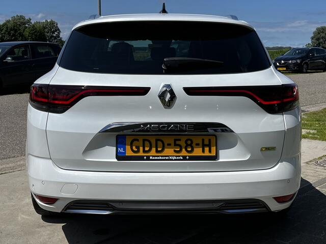 Renault MEGANE Estate 1.6 E-Tech Plug-In Hybrid 160 PK R.S. Line / alcantara leder/ Gt velgen/Bose/ Camera / Head-up display /