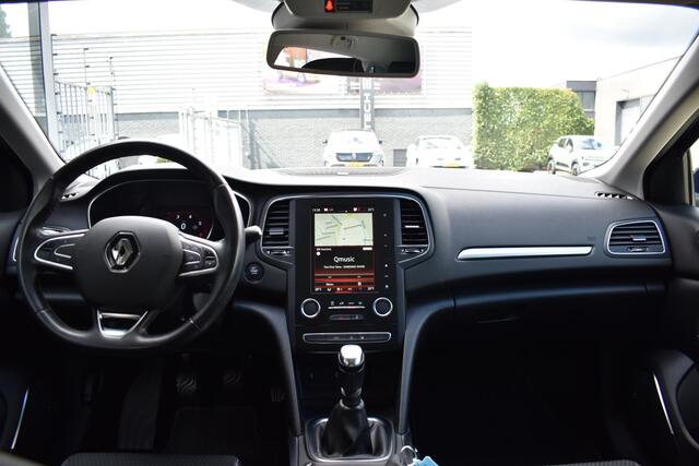 Renault MEGANE Estate TCe 140 Bose | TREKHAAK | CAMERA | STOELVERWARMING | NAVI | CRUISE CONTROL | CLIMATE CONTROL | PDC | LMV