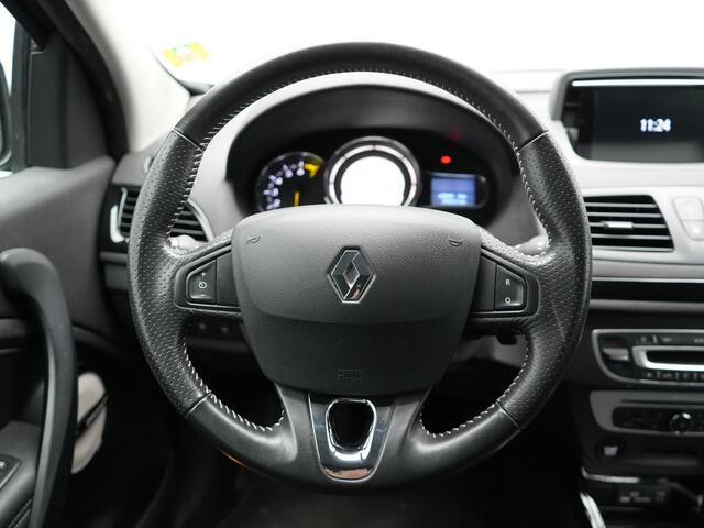 Renault MEGANE Estate 1.2 TCe Handgeschakeld 116pk | BOSE Soundsystem | Navigatie | Keyless | Cruise Control | 17" L.M | USB |