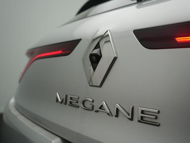 Renault MEGANE dCi 110 EDC Bose - RIJKLAARPRIJS - Automaat - Adaptieve Cruise Control - Trekhaak - Achteruitrijcamera - Elektrisch Glazen Schuif-/Kanteldak