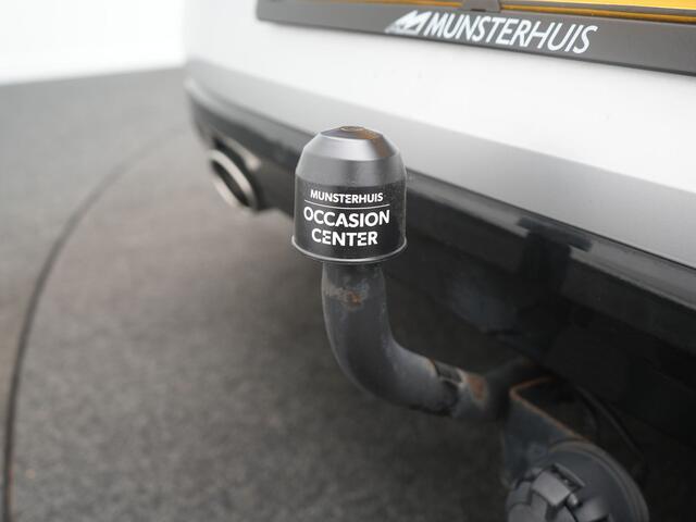 Renault MEGANE dCi 110 EDC Bose - RIJKLAARPRIJS - Automaat - Adaptieve Cruise Control - Trekhaak - Achteruitrijcamera - Elektrisch Glazen Schuif-/Kanteldak