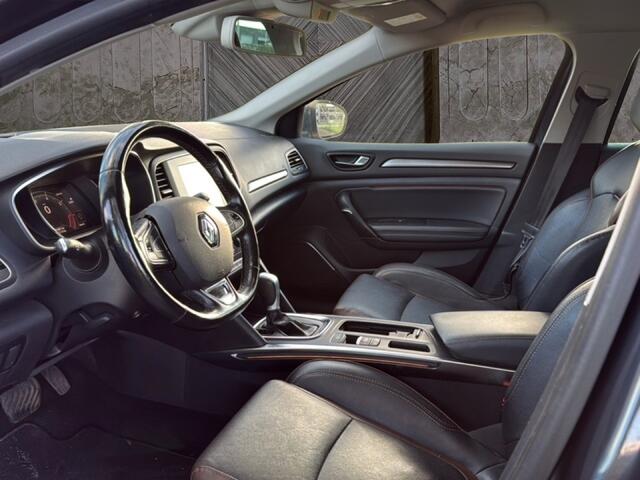 Renault MEGANE Estate 1.2 TCe Série Signature Exclusiv