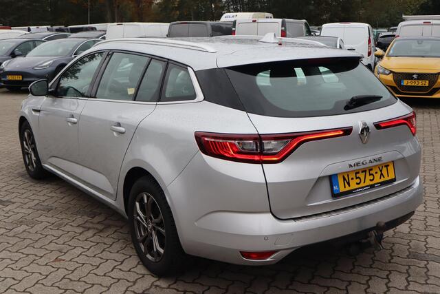 Renault MEGANE Estate 1.5 dCi Limited Navigatie, Trekhaak, Climate control, Cruise control, Lichtmetalen wielen