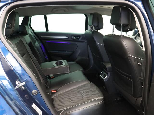 Renault MEGANE Estate 130pk TCe Bose | Panorama dak | Bose | Trekhaak | Pack Easy Park Assist | Navigatie |