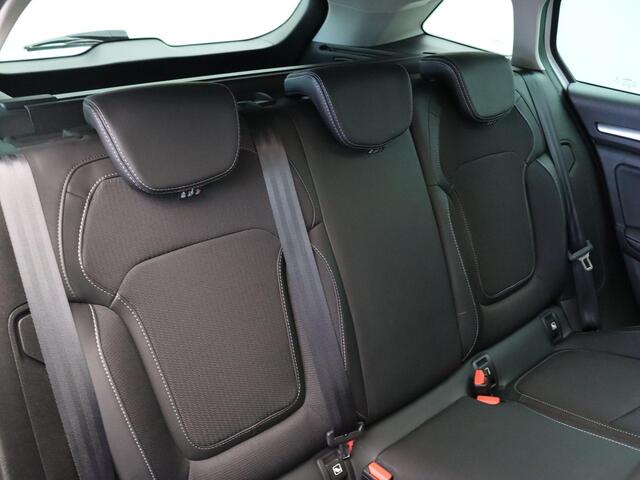 Renault MEGANE Estate 1.5 Blue dCi Intens | Head-Up Display | Panoramadak | Stoel en stuurwiel verwarming | Clima | Achteruitrijcamera.