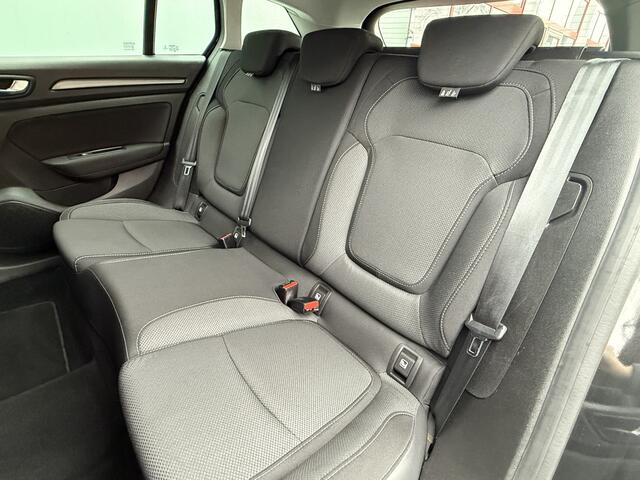 Renault MEGANE Estate BWJ 2023 1.3 TCe 140 PK Equilibre NIEUW BINNEN!