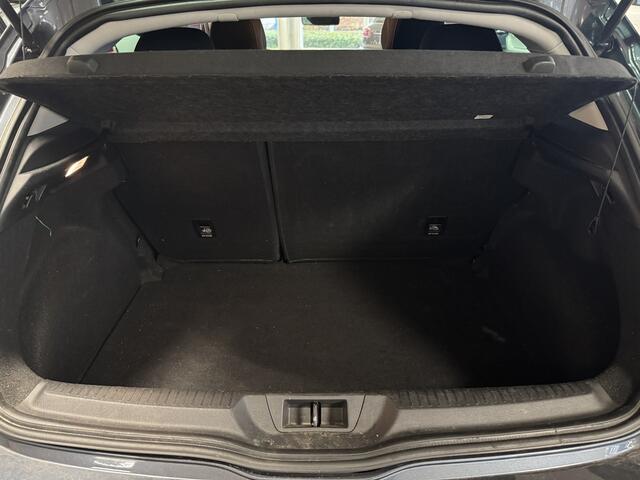 Renault MEGANE 1.3 TCe Limited automaat