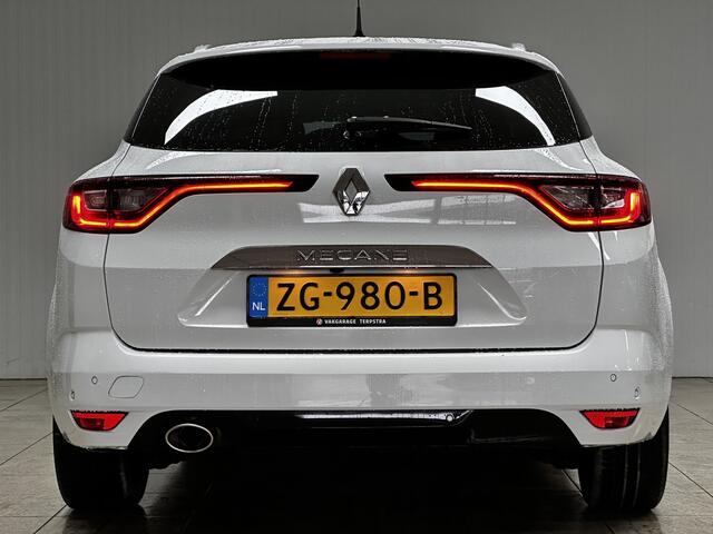 Renault MEGANE Estate 1.3 TCe Bose/ Groot Navi/ Lane-Assist./ 17'' LMV/ Camera/ Extra getint glas/ Keyless/ Half-Leder/ Grootlicht Assist./ Ambient Light/ PDC V+A/ Apple + Android/ DAB+/ Multi. LEDER. Stuur/.
