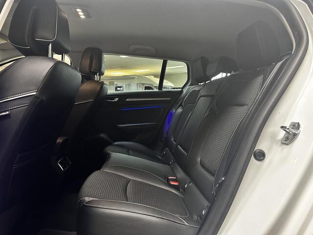 Renault MEGANE Estate 1.3 TCe Bose/ Groot Navi/ Lane-Assist./ 17'' LMV/ Camera/ Extra getint glas/ Keyless/ Half-Leder/ Grootlicht Assist./ Ambient Light/ PDC V+A/ Apple + Android/ DAB+/ Multi. LEDER. Stuur/.