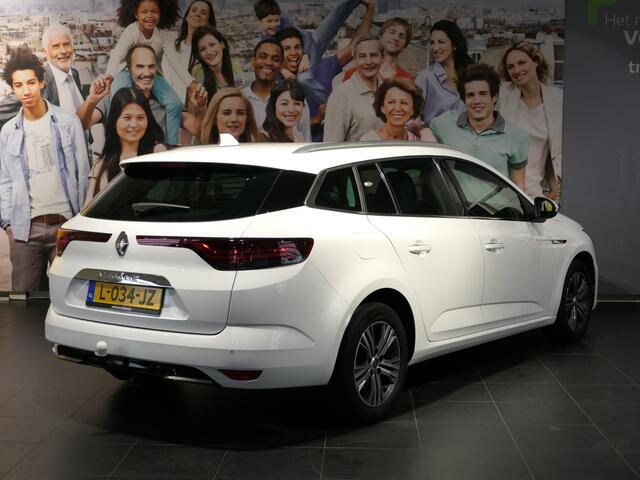 Renault MEGANE Estate 1.3 TCe Intens Trekhaak - Sensor v+a - Cruise - Navi