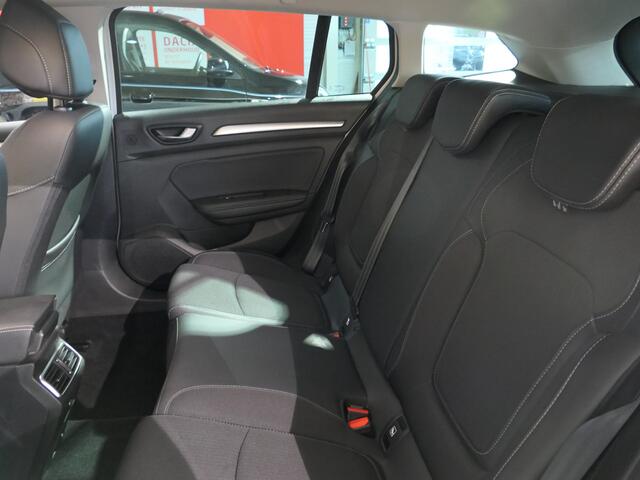 Renault MEGANE Estate 1.3 TCe Intens Trekhaak - Sensor v+a - Cruise - Navi