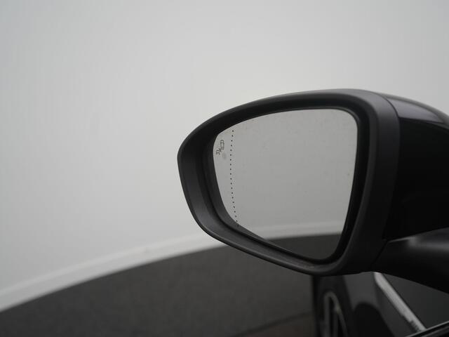 Renault MEGANE Estate TCe 140 Bose - RIJKLAARPRIJS - Achteruitrijcamera - Elektrisch Glazen Schuif/Kanteldak - Dealeronderhouden