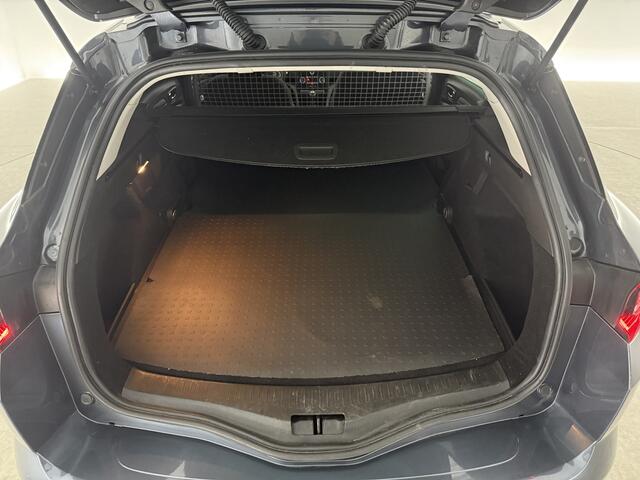 Renault MEGANE Energy TCe Limited | MARGE | VAN | Grijs kenteken | Clima | Cruise | Carplay | Parkeersens. | LED