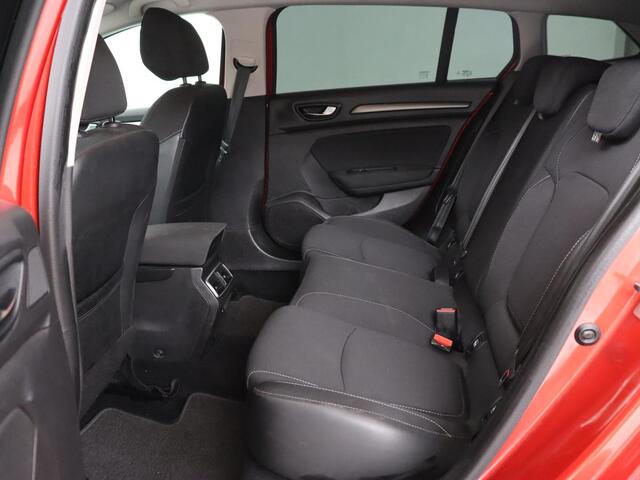 Renault MEGANE 1.3 TCe Business Zen | Trekhaak | Camera | Carplay | Navigatie | Keyless | Full LED | Parkeerhulp | Cruise control | Climate control | DAB | Bluetooth