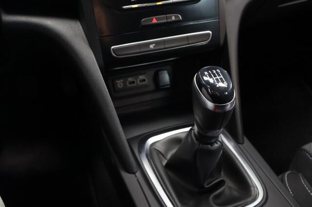 Renault MEGANE Estate 1.3 TCe140 Equilibre | Navigatie | LED | Parkeersensoren