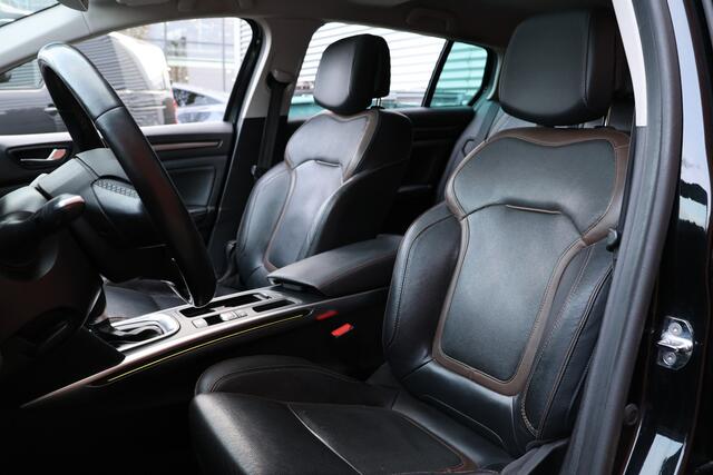 Renault MEGANE Estate 1.5 dCi | ACC | Blind Spot | Panoramadak | Bose | Stoelverwarming | Stuurwielverwarming | Navigatie | LED Koplampen | CarPlay | Nieuwe APK | NAP Logisch | NL Auto