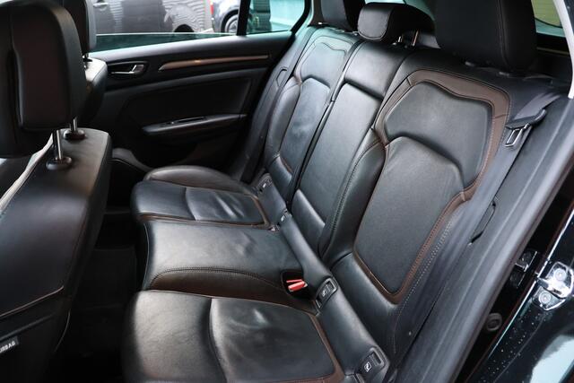 Renault MEGANE Estate 1.5 dCi | ACC | Blind Spot | Panoramadak | Bose | Stoelverwarming | Stuurwielverwarming | Navigatie | LED Koplampen | CarPlay | Nieuwe APK | NAP Logisch | NL Auto