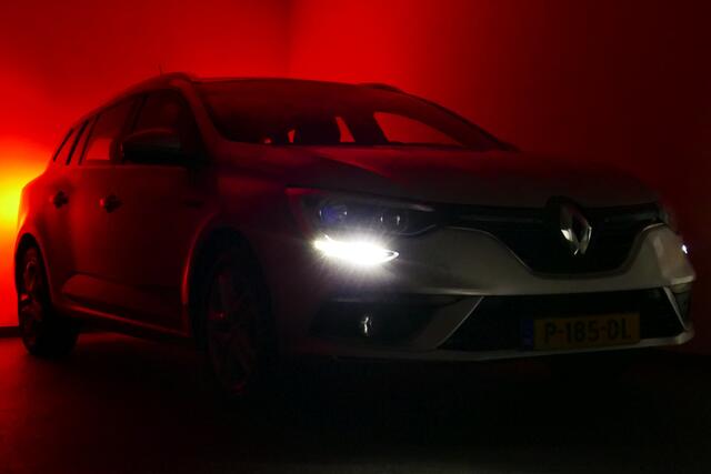 Renault MEGANE Estate 1.3 140pk TCe Limited. Navi, Clima, Cruise, Carplay/Android, Haak 1700kg